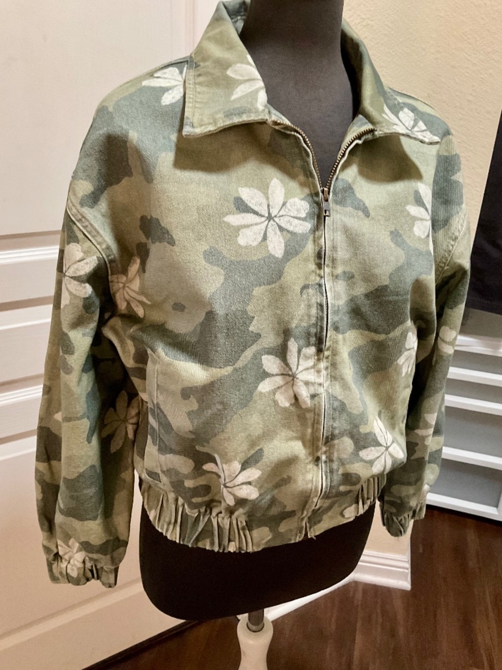 Pilcro’s The Riley Bomber Jacket in Floral Camo - Size Small - Anthropologie